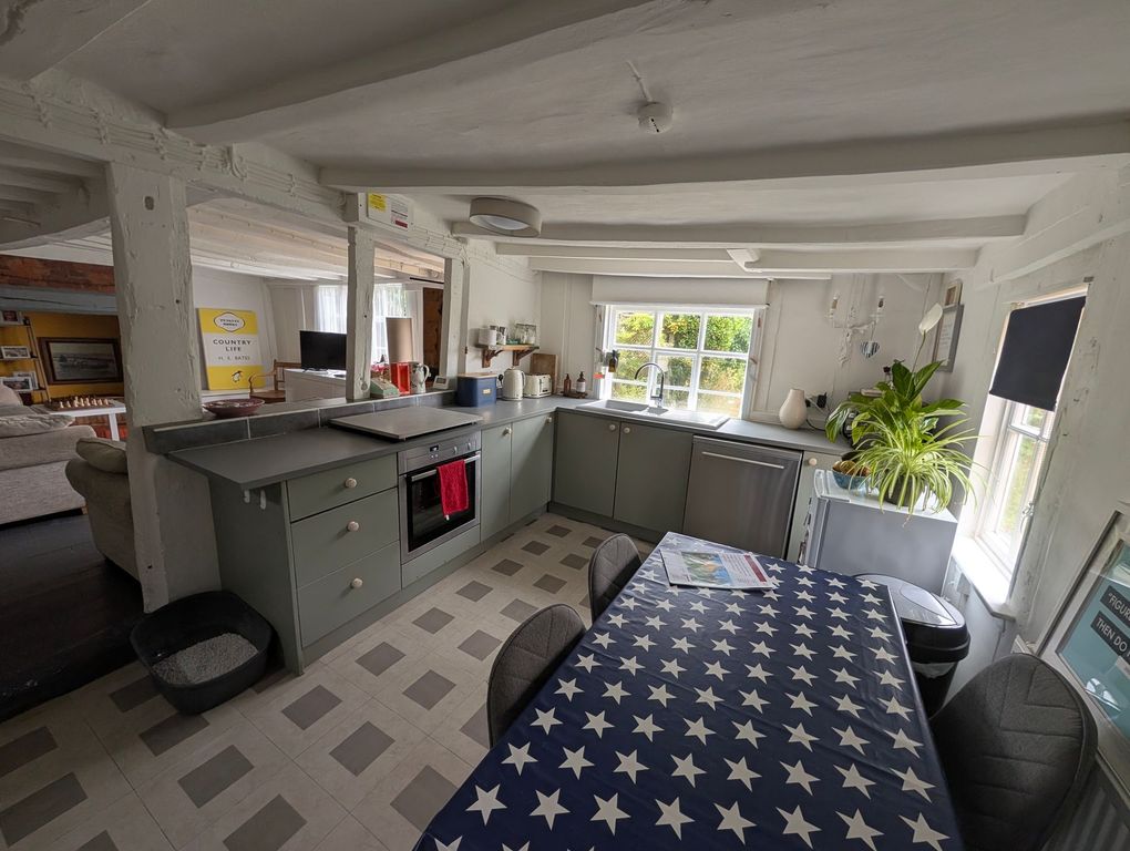 Property photo 2 of 9