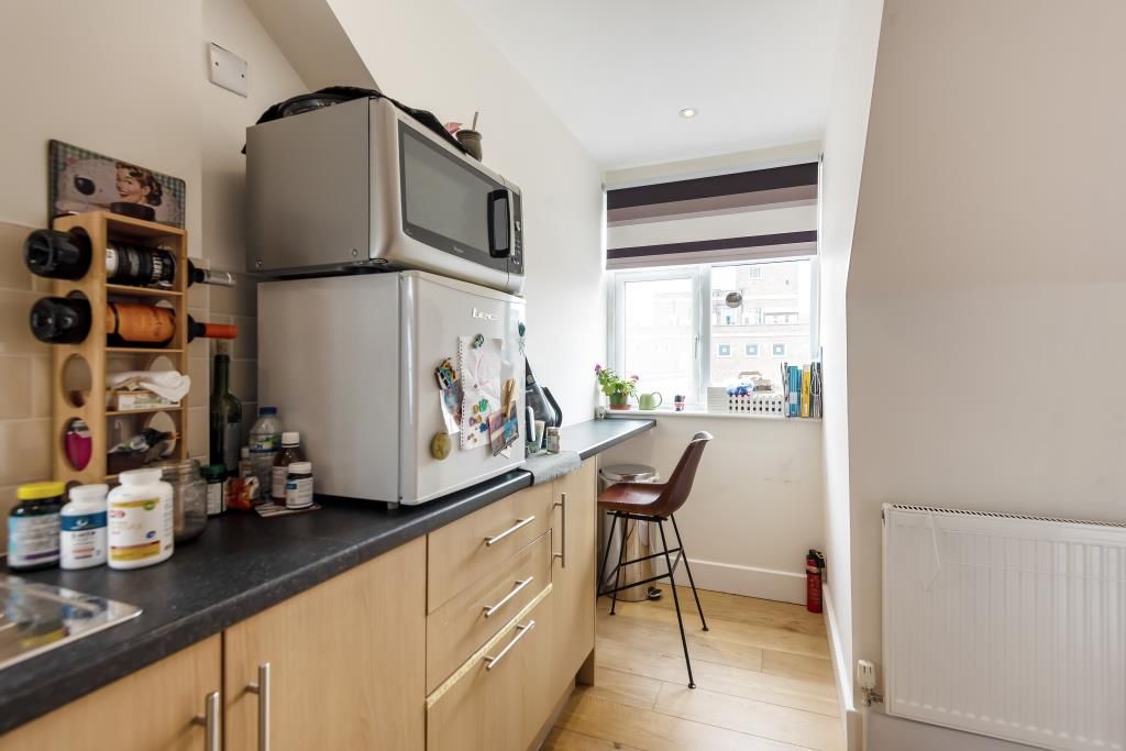 Property photo 2 of 10 Kitchen