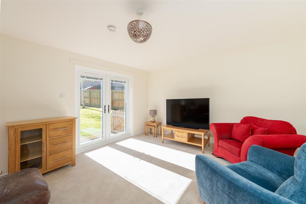 Property photo 3 of 21 11_Springwood_Rise-4.Jpg