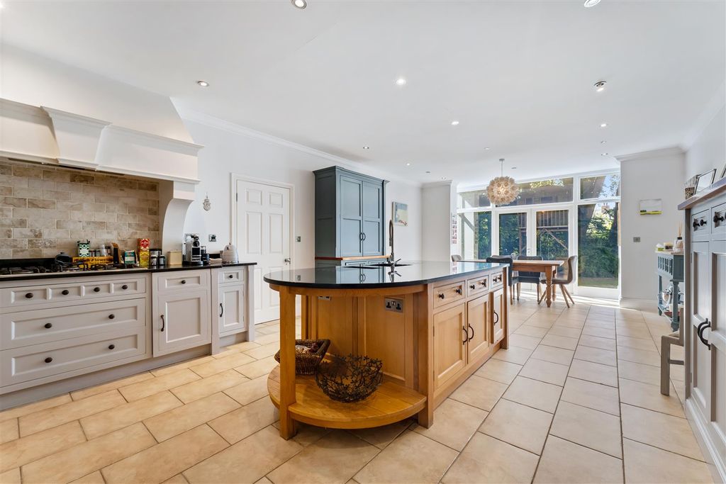 Property photo 3 of 52 Breakfast Kitchen