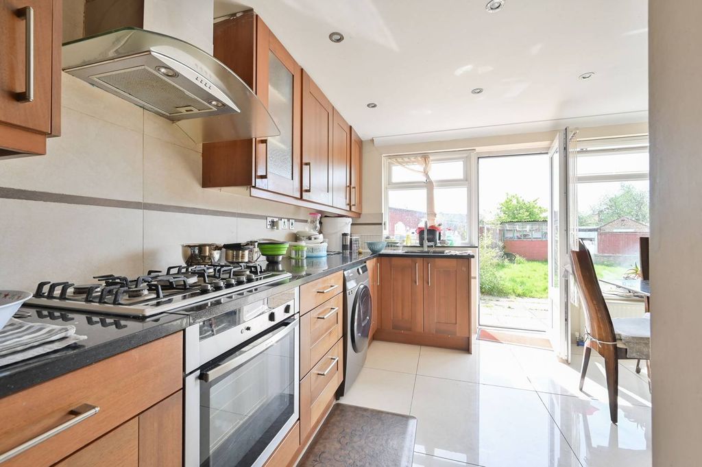 Property photo 2 of 5