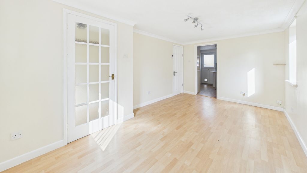 Property photo 3 of 9 Gallery