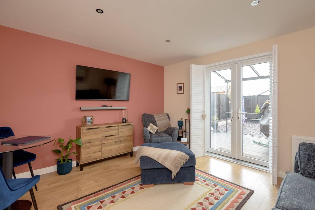 Property photo 2 of 27 Property Image 2