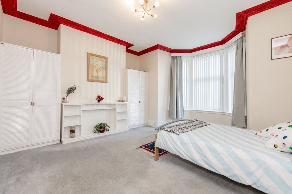 Property photo 3 of 17 Photo 3