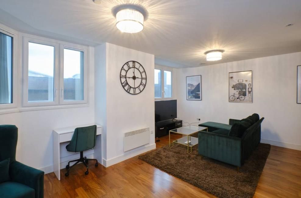 Property photo 1 of 15 Bedroom 1