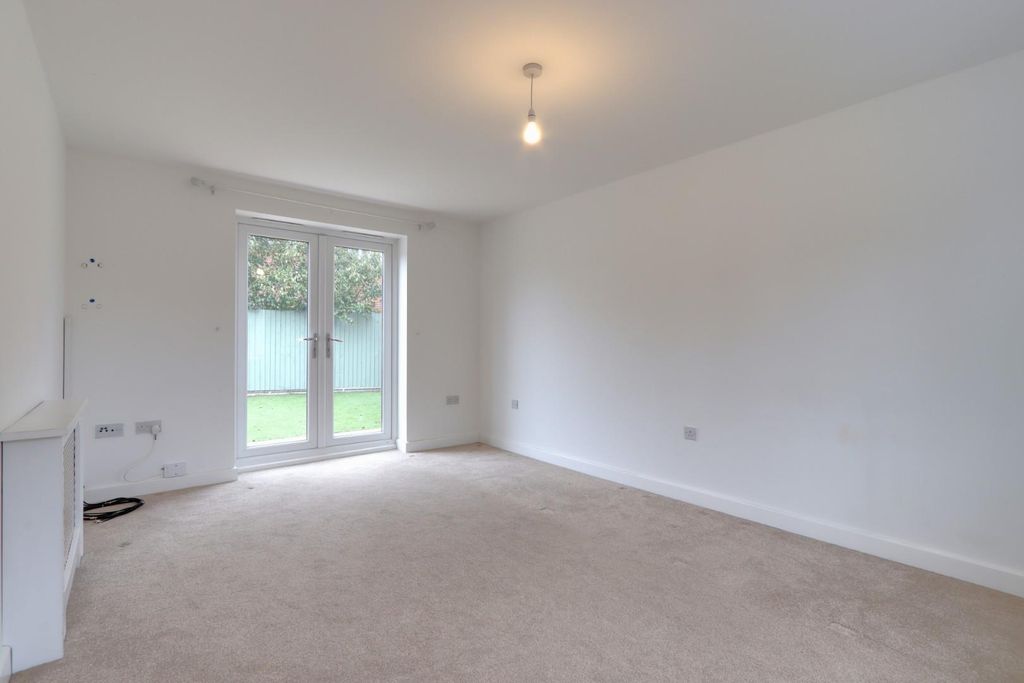 Property photo 3 of 16 Living Room