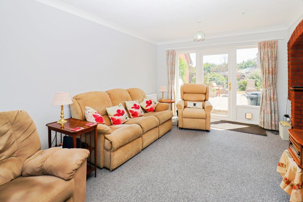 Property photo 2 of 17 Photo