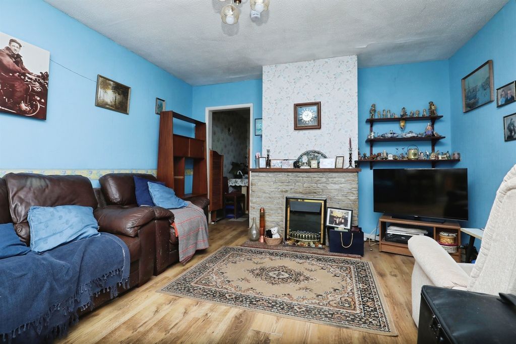 Property photo 2 of 14