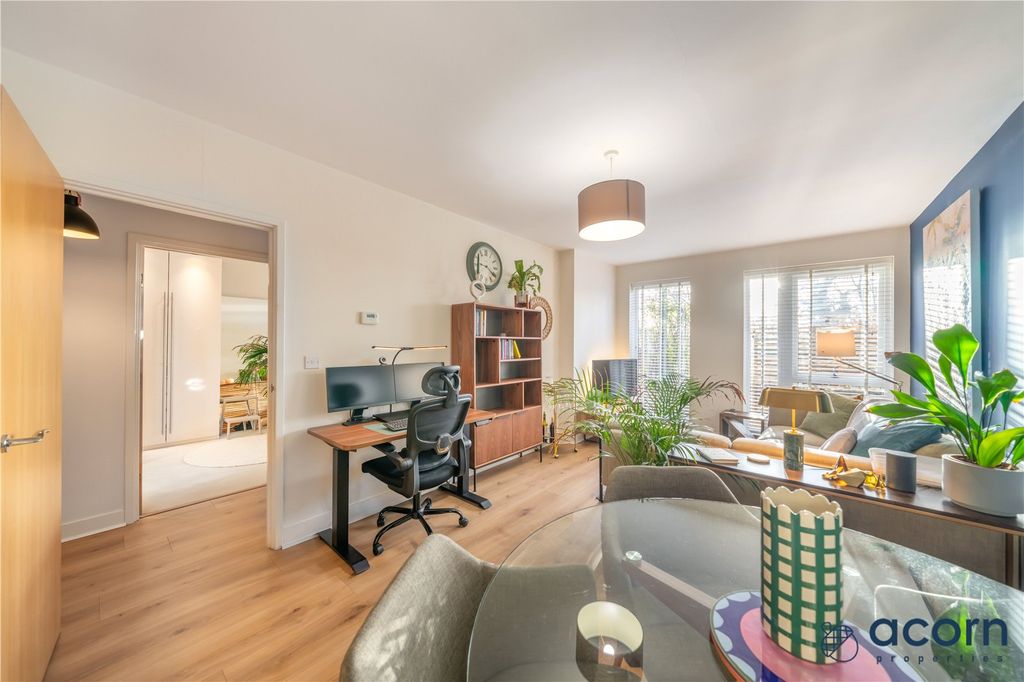 Property photo 2 of 21 Picture No. 15