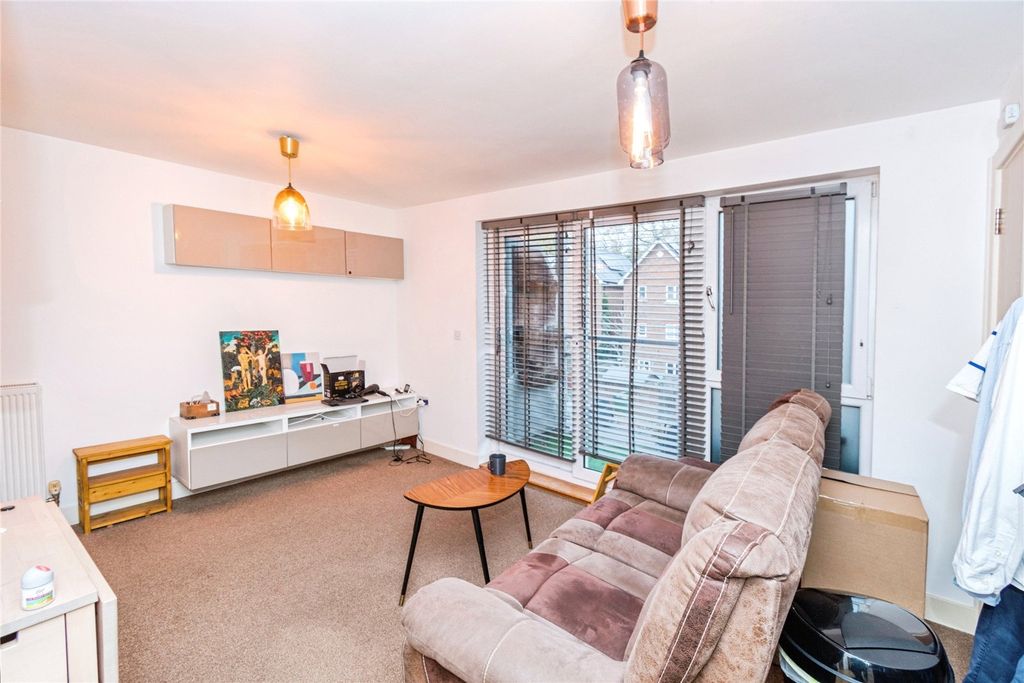 Property photo 3 of 13 Picture No. 10