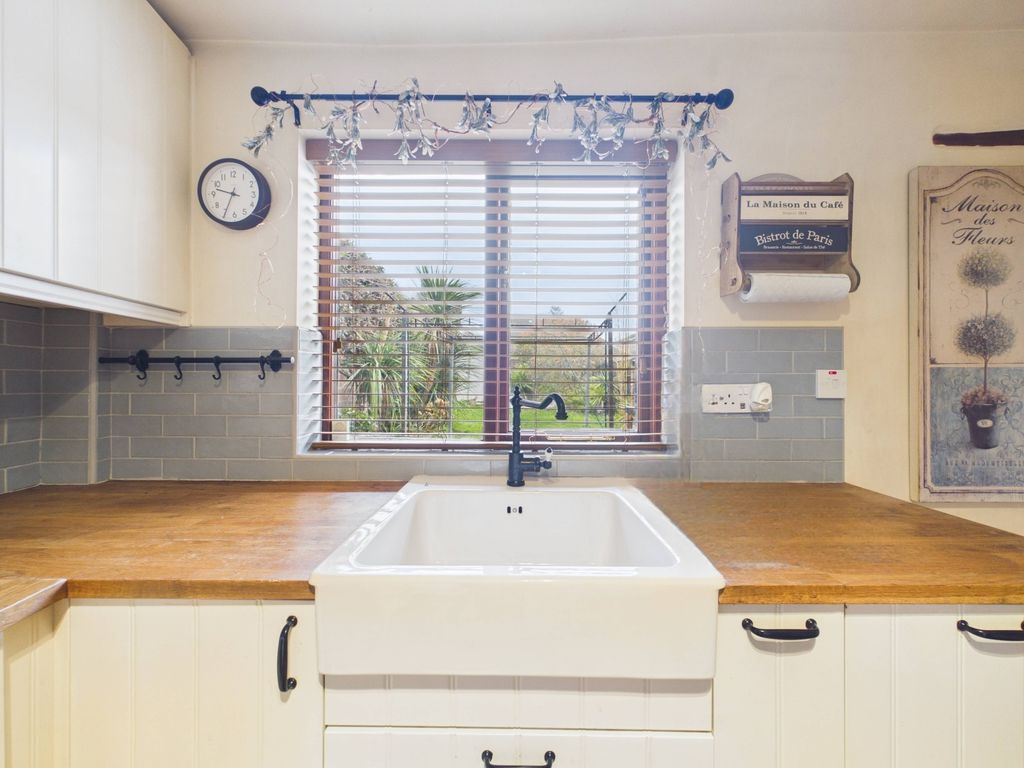 Property photo 3 of 41 Cam03293G0-Pr0260-Still016