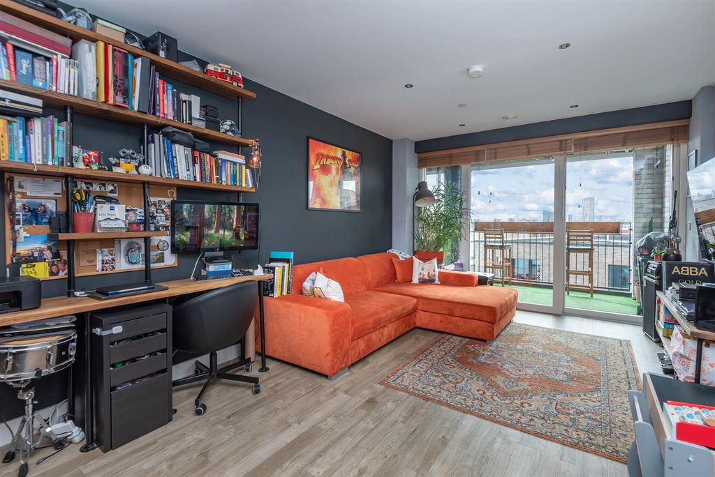 Property photo 1 of 16 07-605_Suntrap_Court_E3.Jpg