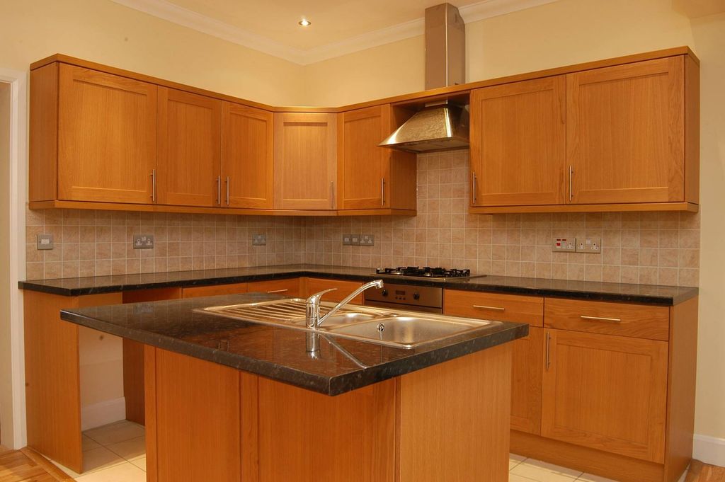 Property photo 1 of 5