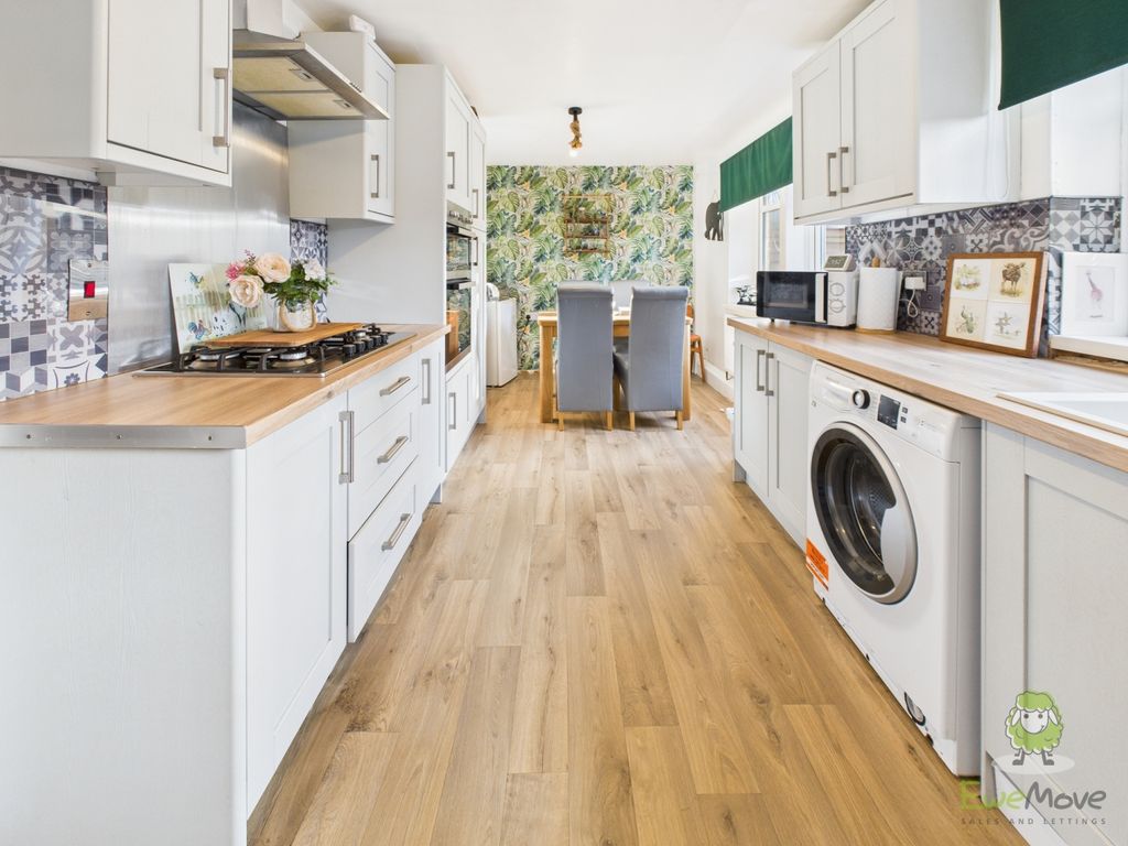 Property photo 3 of 25 Cam04233G0-Pr0050-Still026