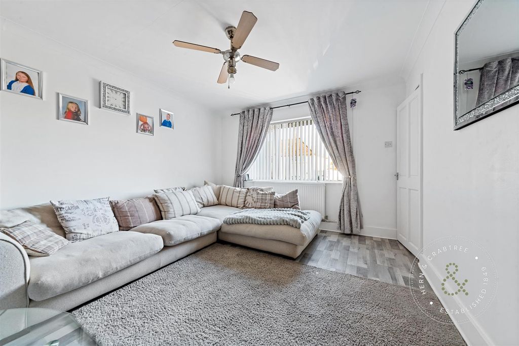 Roche Crescent, Fairwater, Cardiff CF5, 3 bed end terrace house for ...