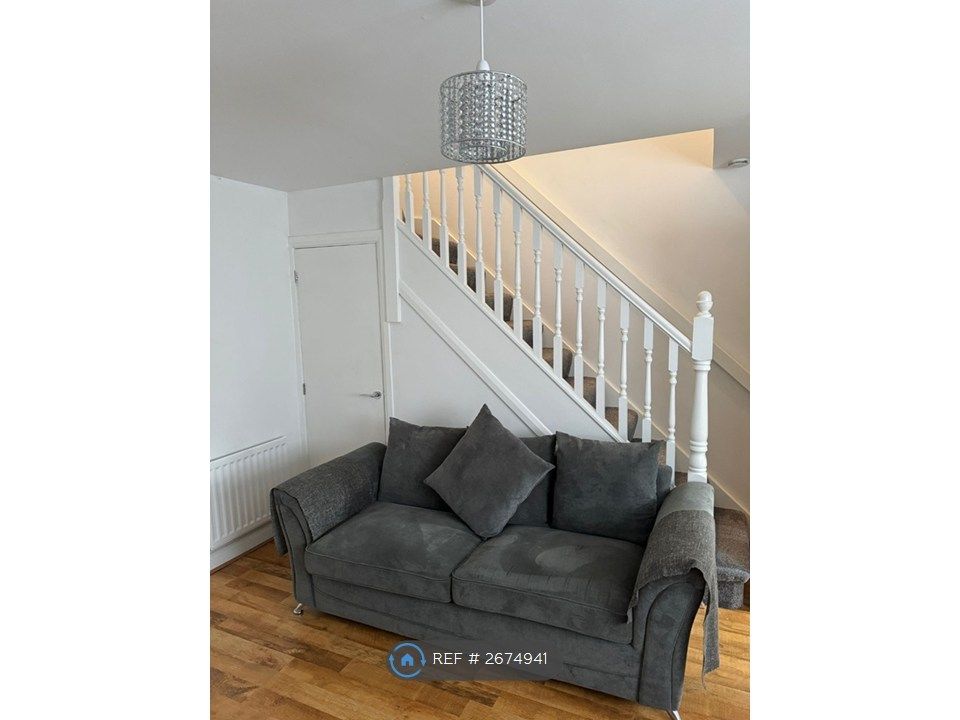 Property photo 2 of 9 Staircase