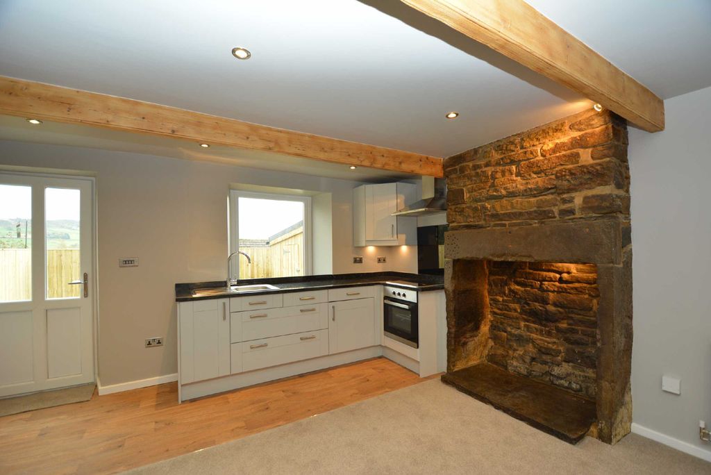 Property photo 2 of 12 Living Kitchen