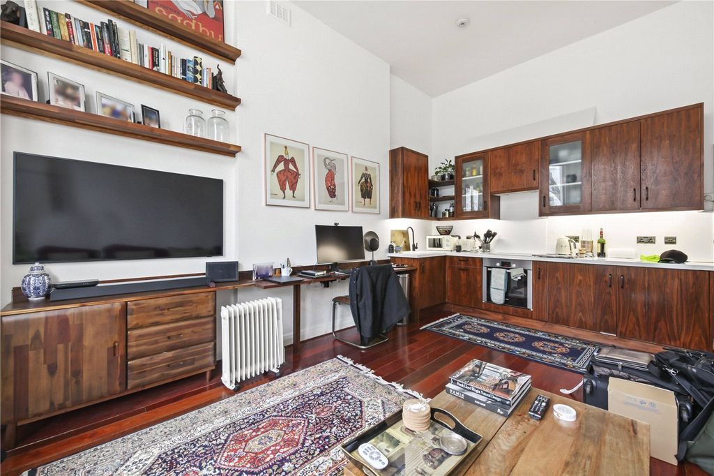 Property photo 2 of 7