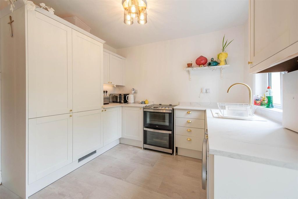 Property photo 3 of 17 Kitchen/Diner