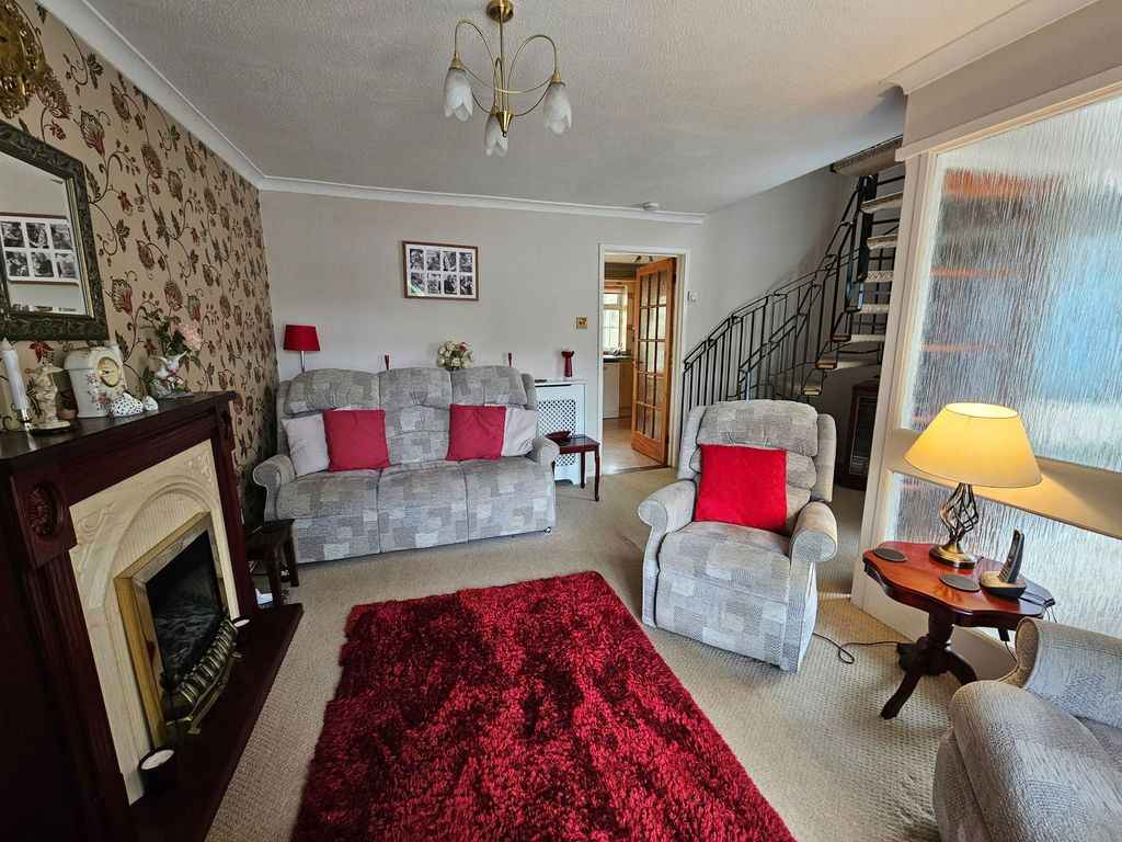 Property photo 3 of 17