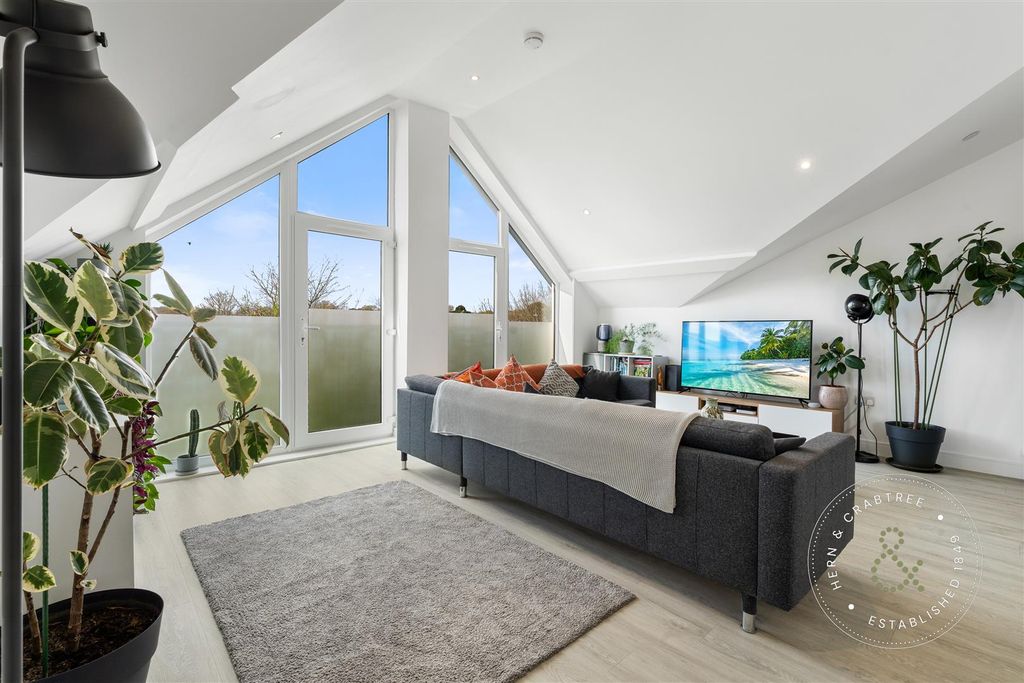 Property photo 3 of 51 Untitled-3.Jpg