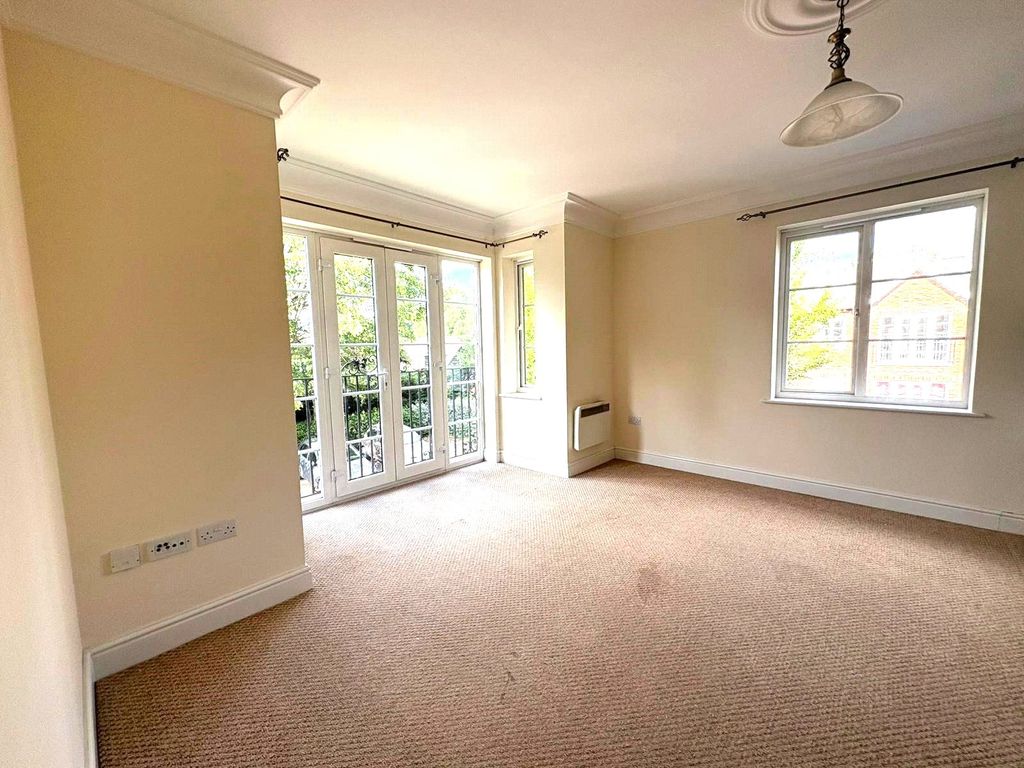 Property photo 2 of 6 Picture No. 11