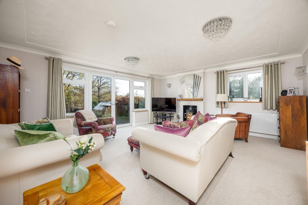 Property photo 3 of 26 Sitting Room