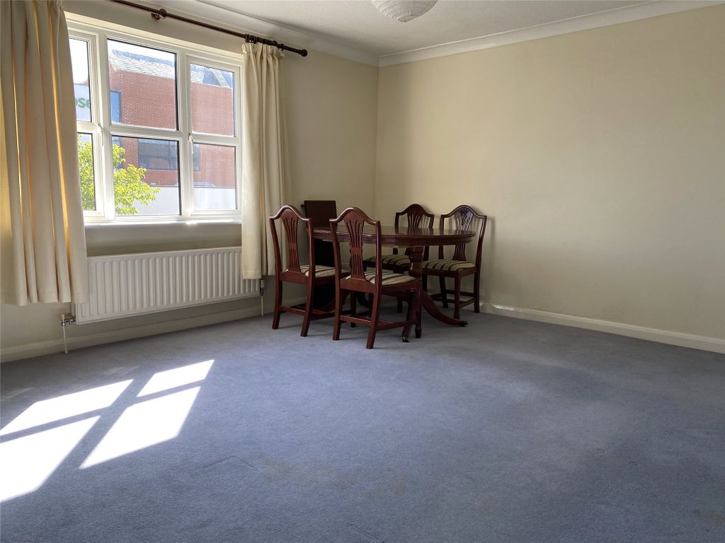 Property photo 2 of 6 Picture No. 14