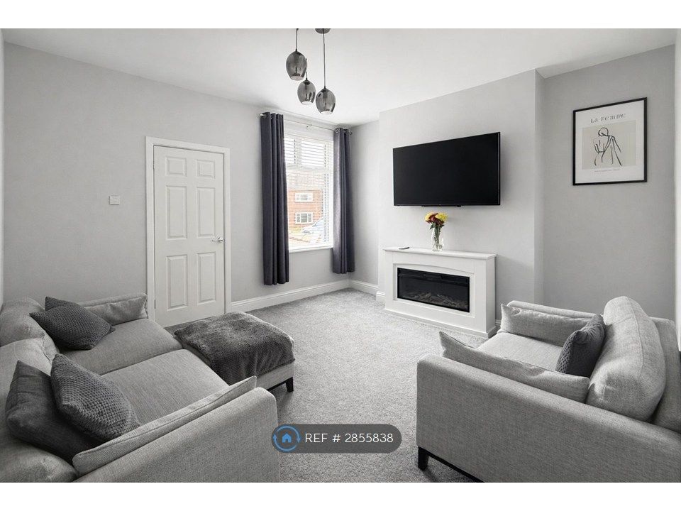 Property photo 2 of 13 Lounge