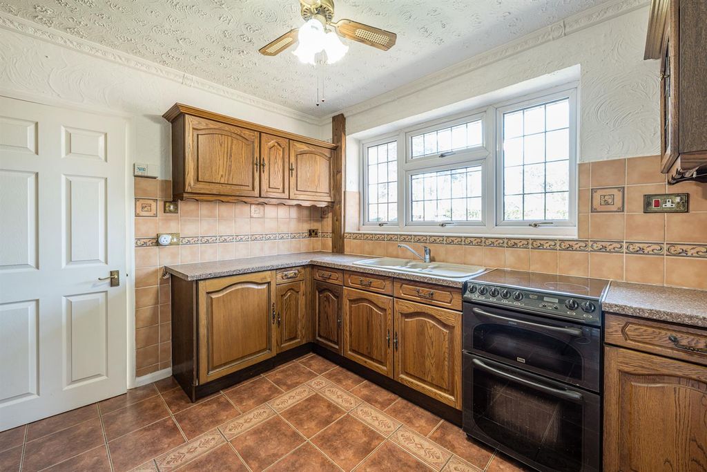 Property photo 3 of 25