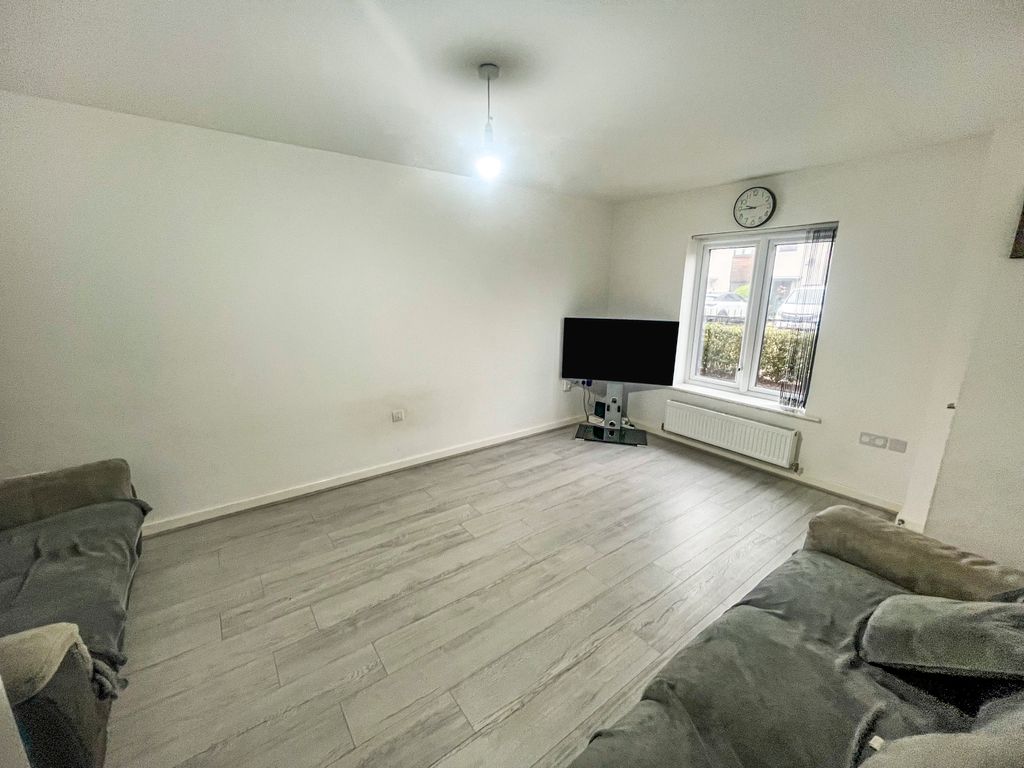 Property photo 2 of 9 Lounge