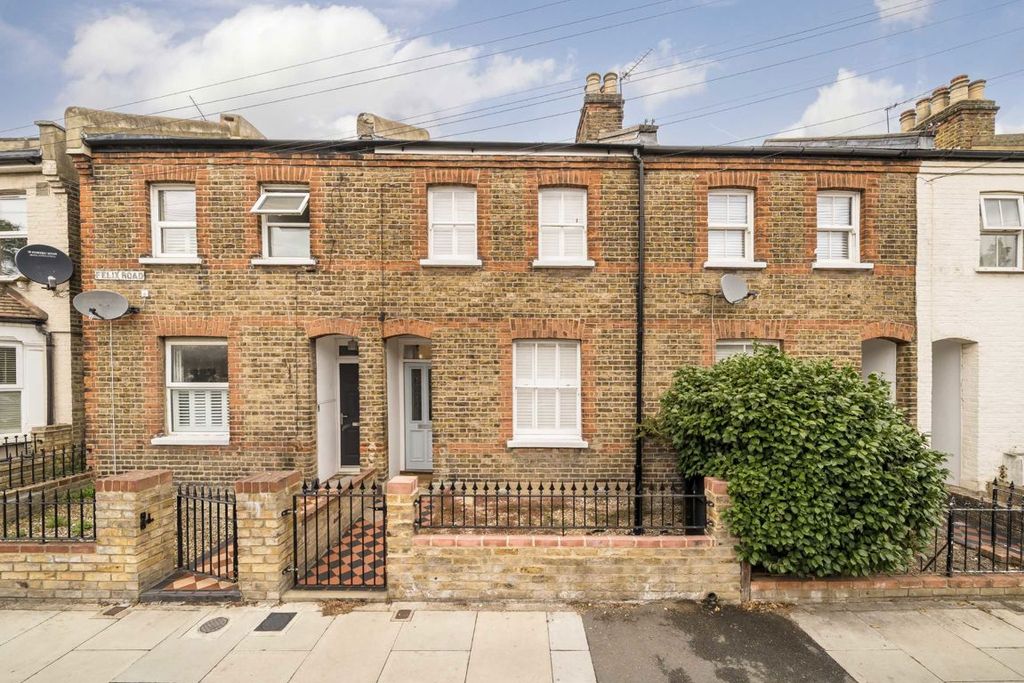 Property photo 1 of 6