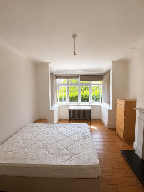 Property photo 1 of 7 Bedroom