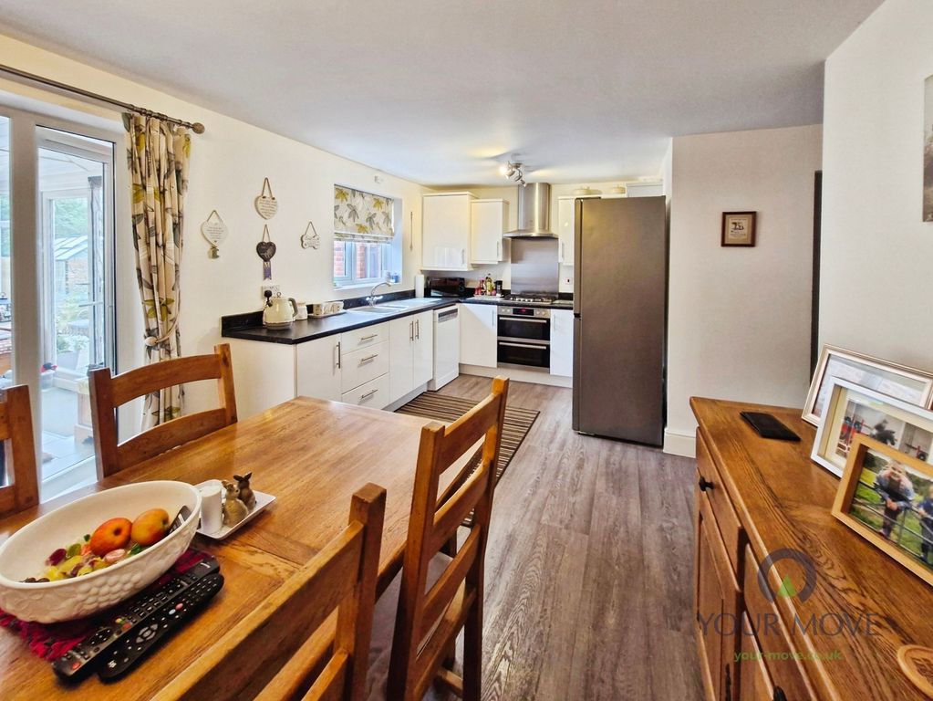 Property photo 3 of 23 Kitchen/Diner