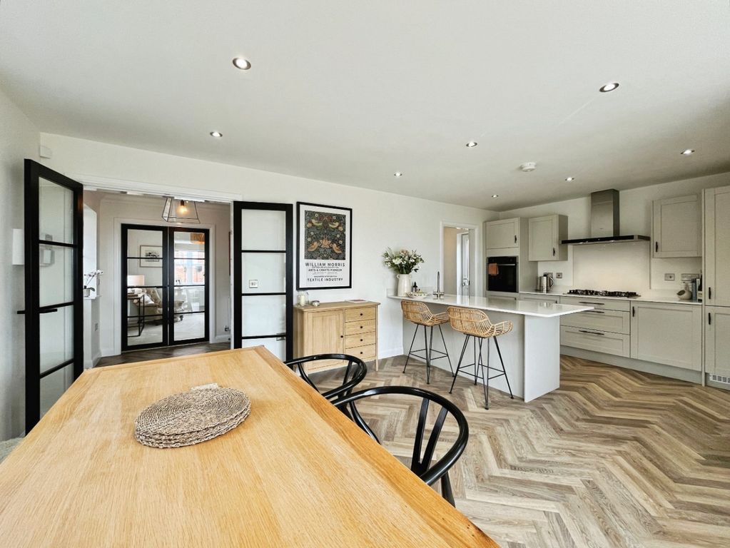 Property photo 1 of 38 4242812