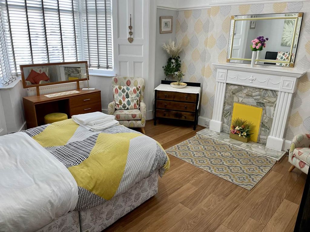 Property photo 1 of 20 Bed 1, 1