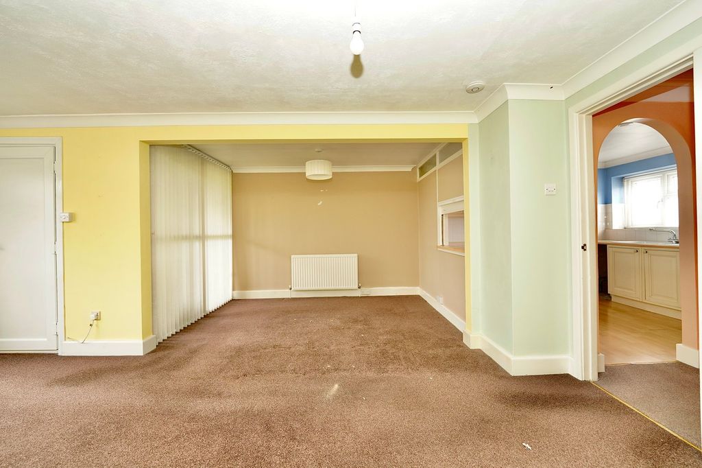 Property photo 3 of 9