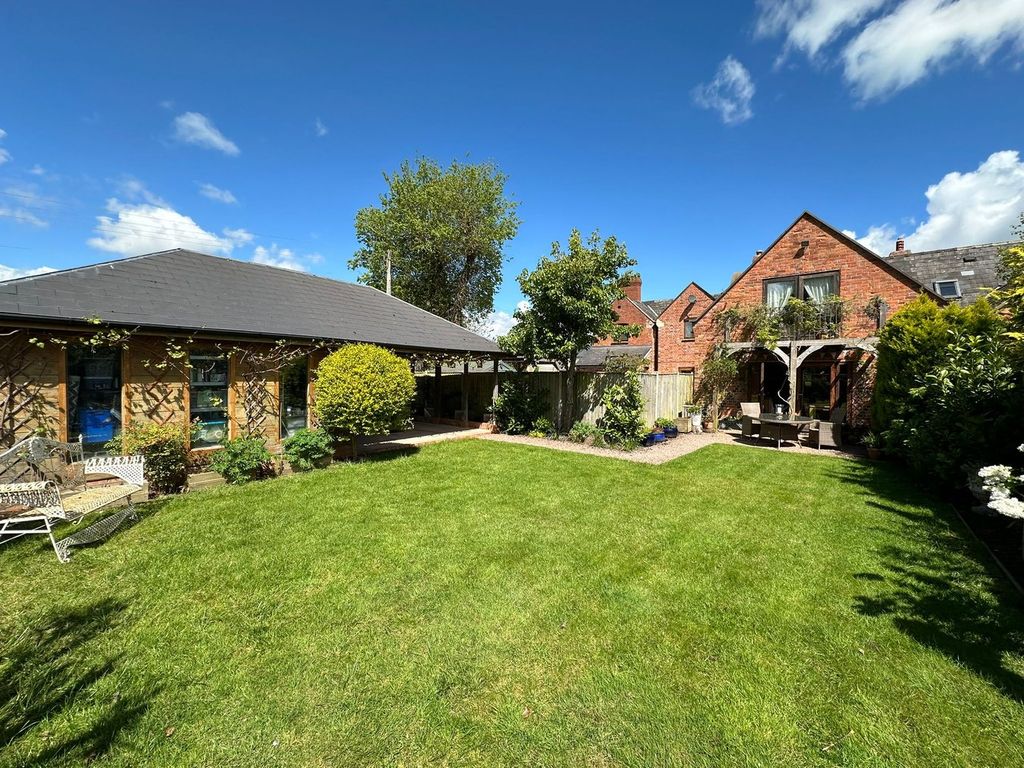 Property photo 3 of 25