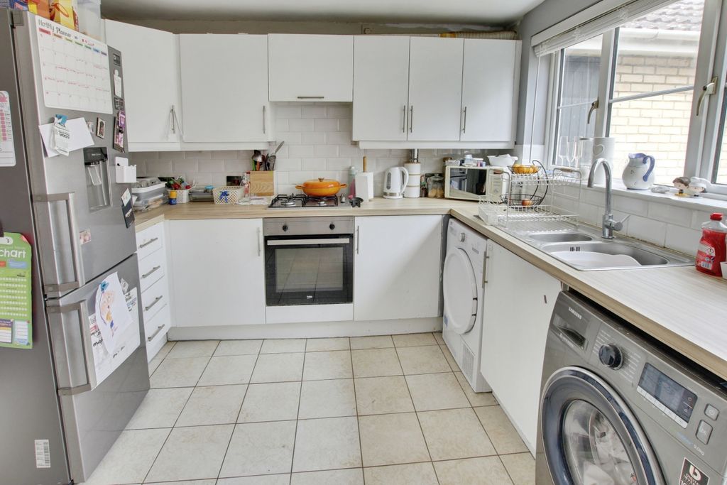 Property photo 2 of 9