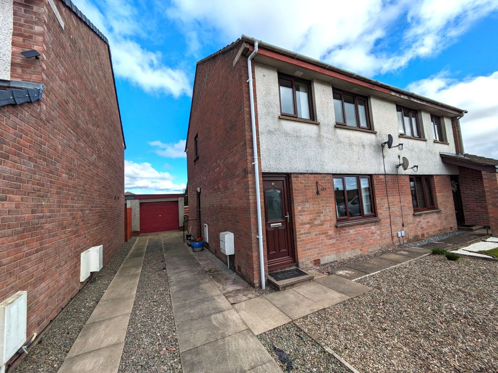 Property photo 3 of 28