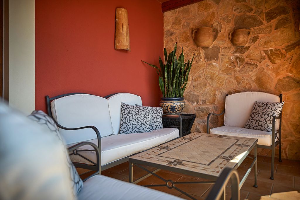 Property photo 3 of 18 Escaleras_72c-03.Jpg