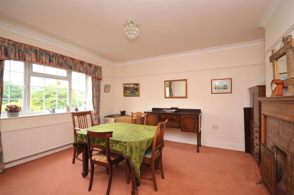 Property photo 3 of 25