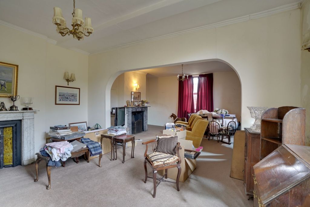 Property photo 3 of 27