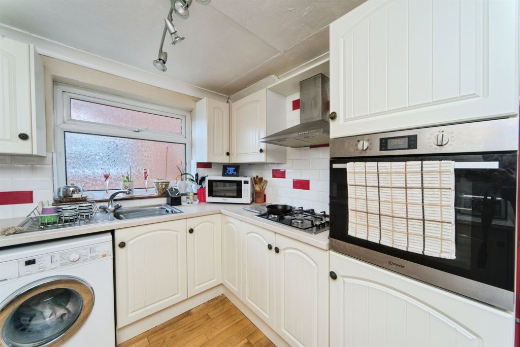 Property photo 2 of 20