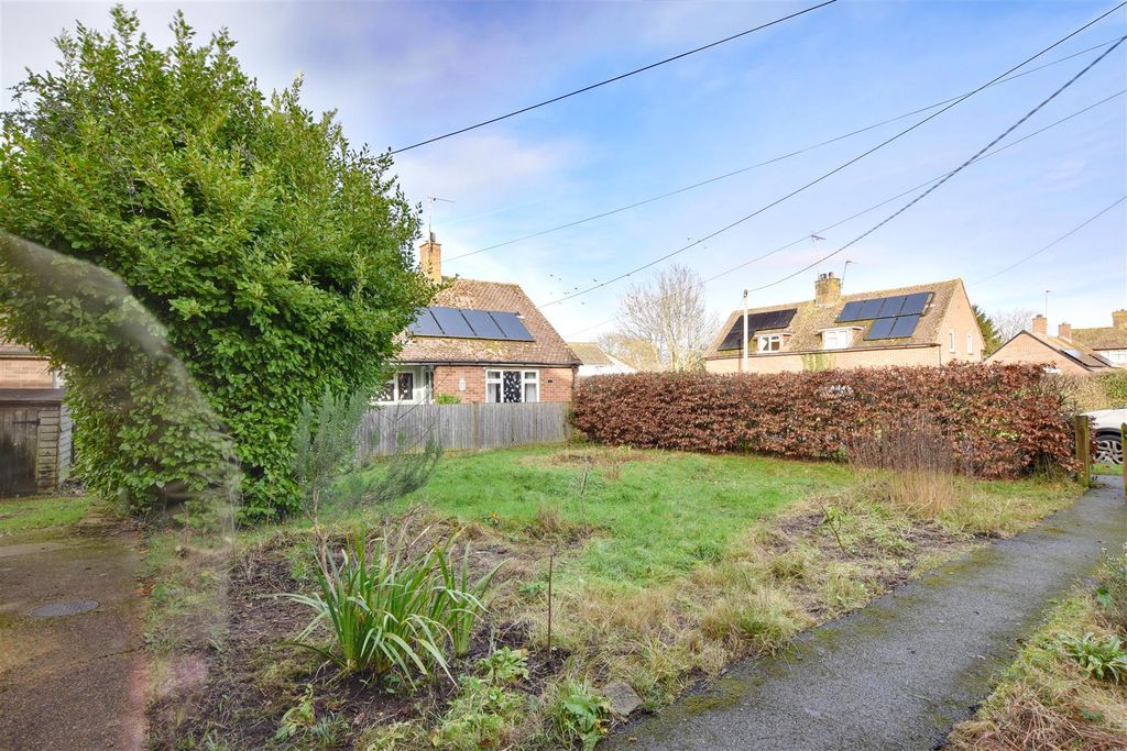 Property photo 3 of 12