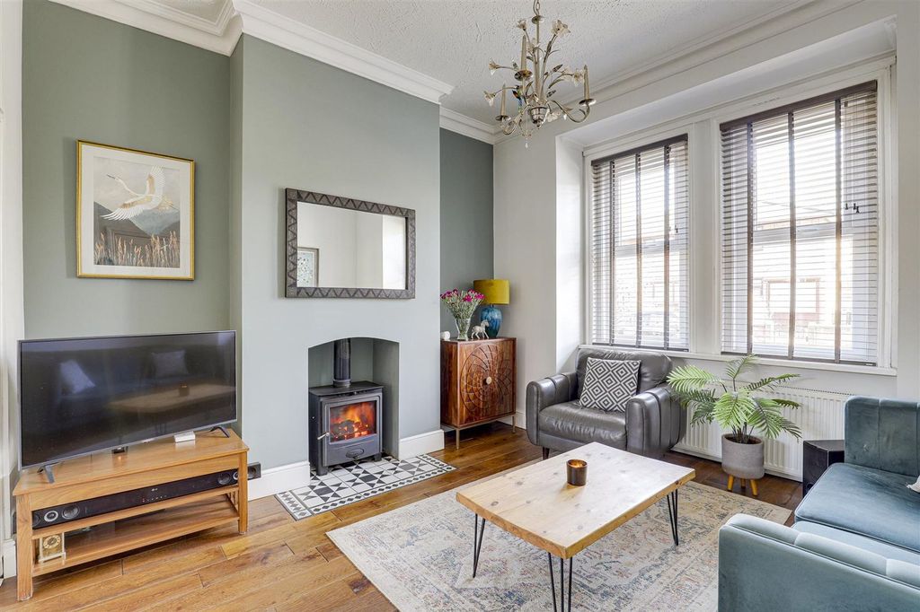 Property photo 2 of 24