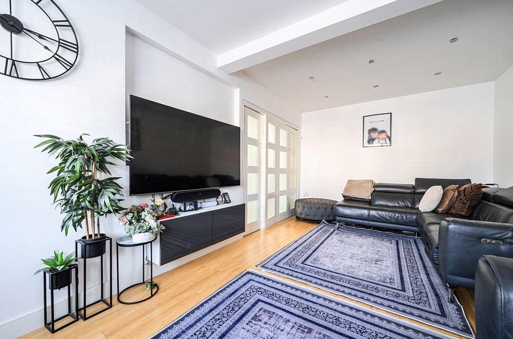 Property photo 3 of 20 1529606-8-6Ac3B83...