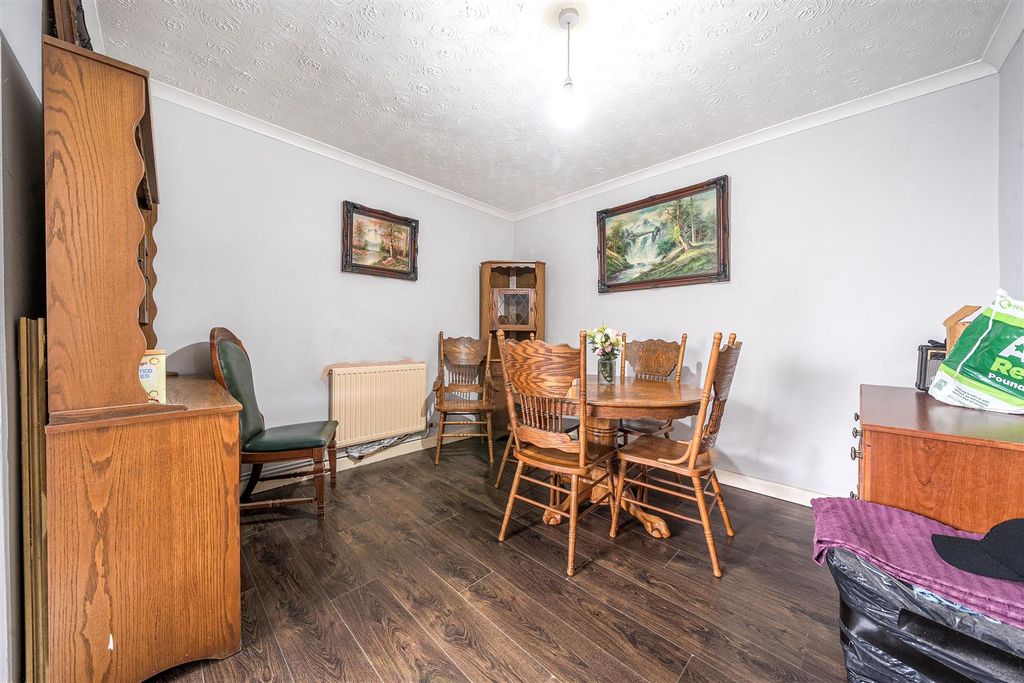 Property photo 3 of 20 1362660-12-68E3A11F72683.Jpg