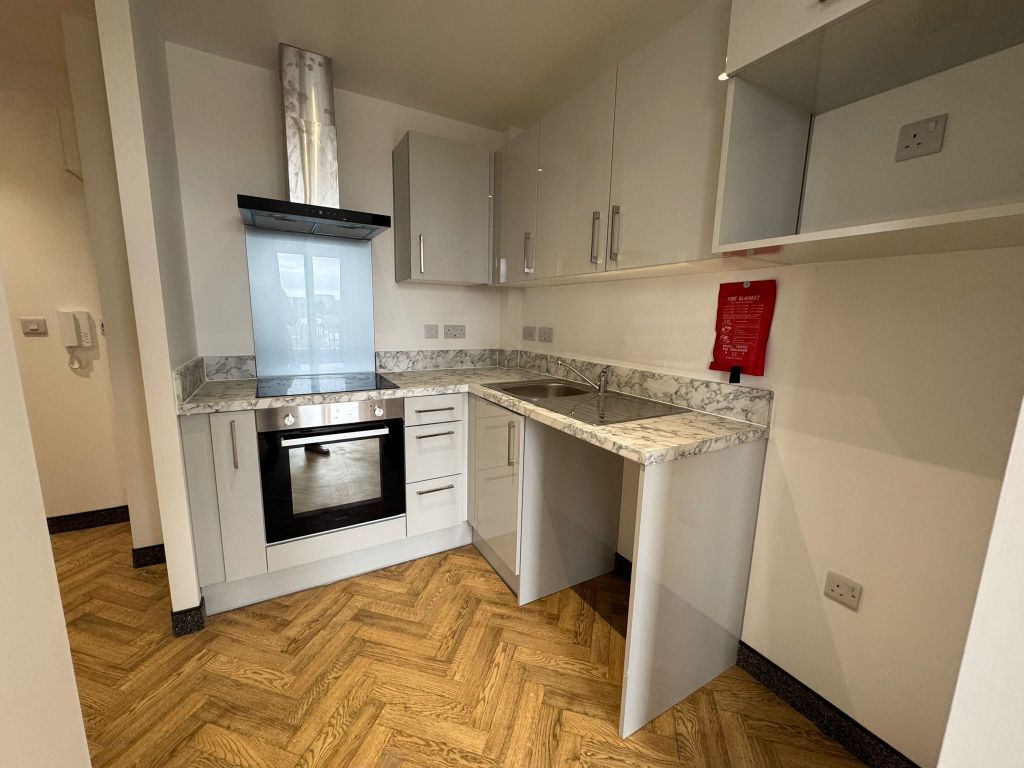 Property photo 3 of 6 Kitchen