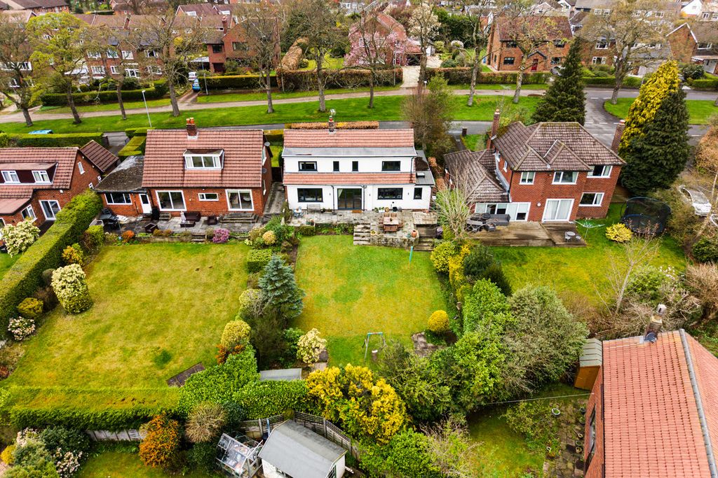 Property photo 2 of 31